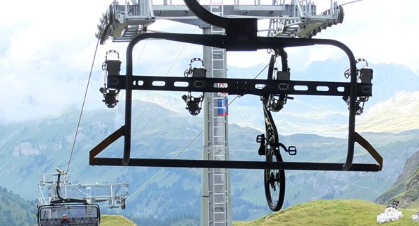 Mountainbike wird auch in Engelberg immer beliebter. Die Sportler erfreuen sich an der Transportmöglichkeit ihres Bikes. 