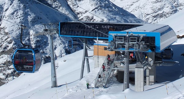 Die neue D-Line Gondelbahn wertet das Skigebiet am Unterrothorn oberhalb von Zermatt massiv auf.