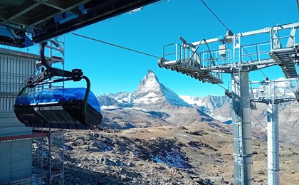 Die Zermatt Bergbahnen AG setzen ihre langjährige Zusammenarbeit mit Leitner fort. Ab der kommenden Wintersaison steht ein 8er Sessellift den Wintersportler/innen zur Verfügung. 
