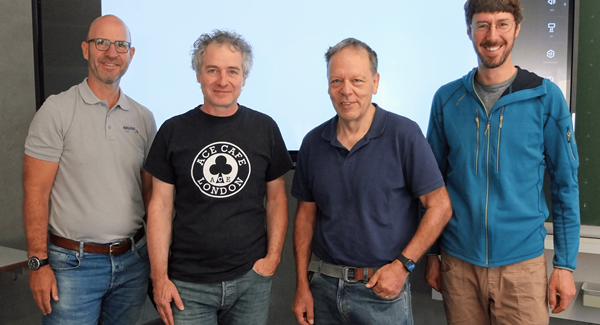 De g. à. d. : Philippe Bieri (Fatzer AG), Christian Banfi (OFT), Stefan Messmer (IWM AG) et Jeremy Yerly, organisateur du séminaire.